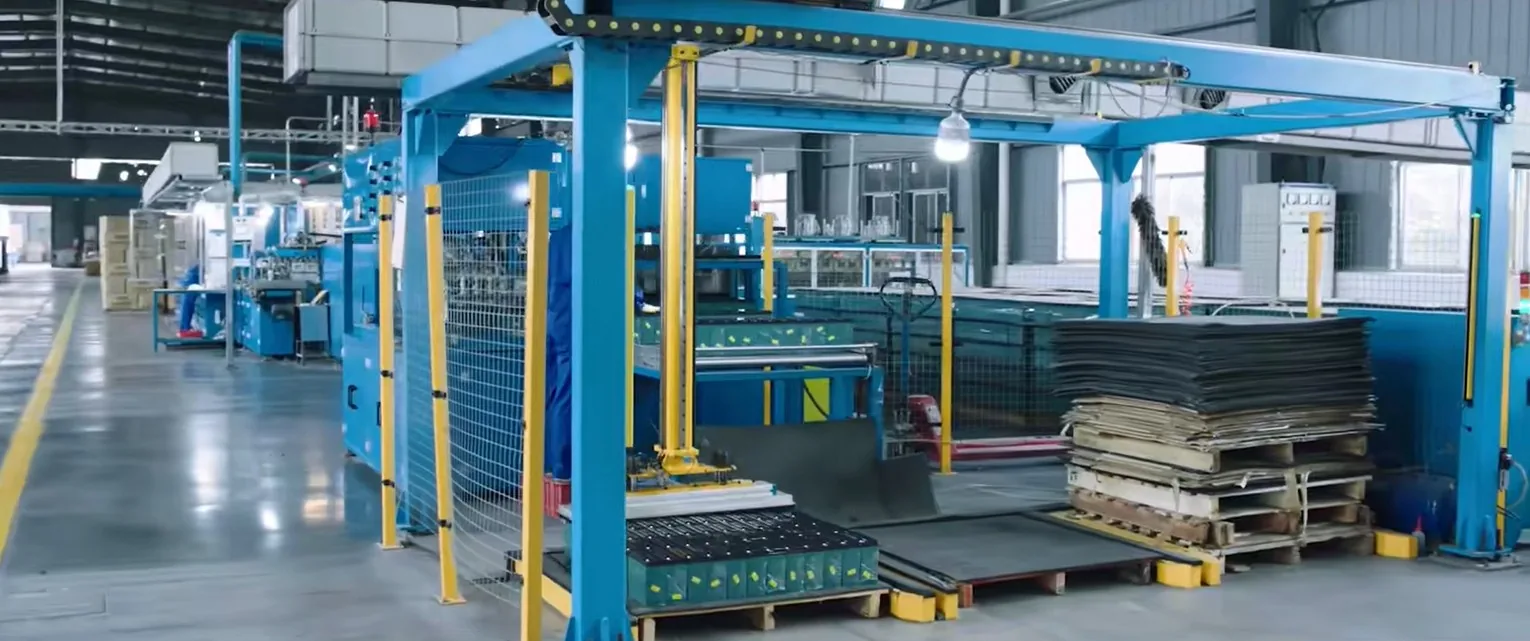 خط إنتاج البطاريات في منشأة Chengguang Power Tech Co., Ltd.