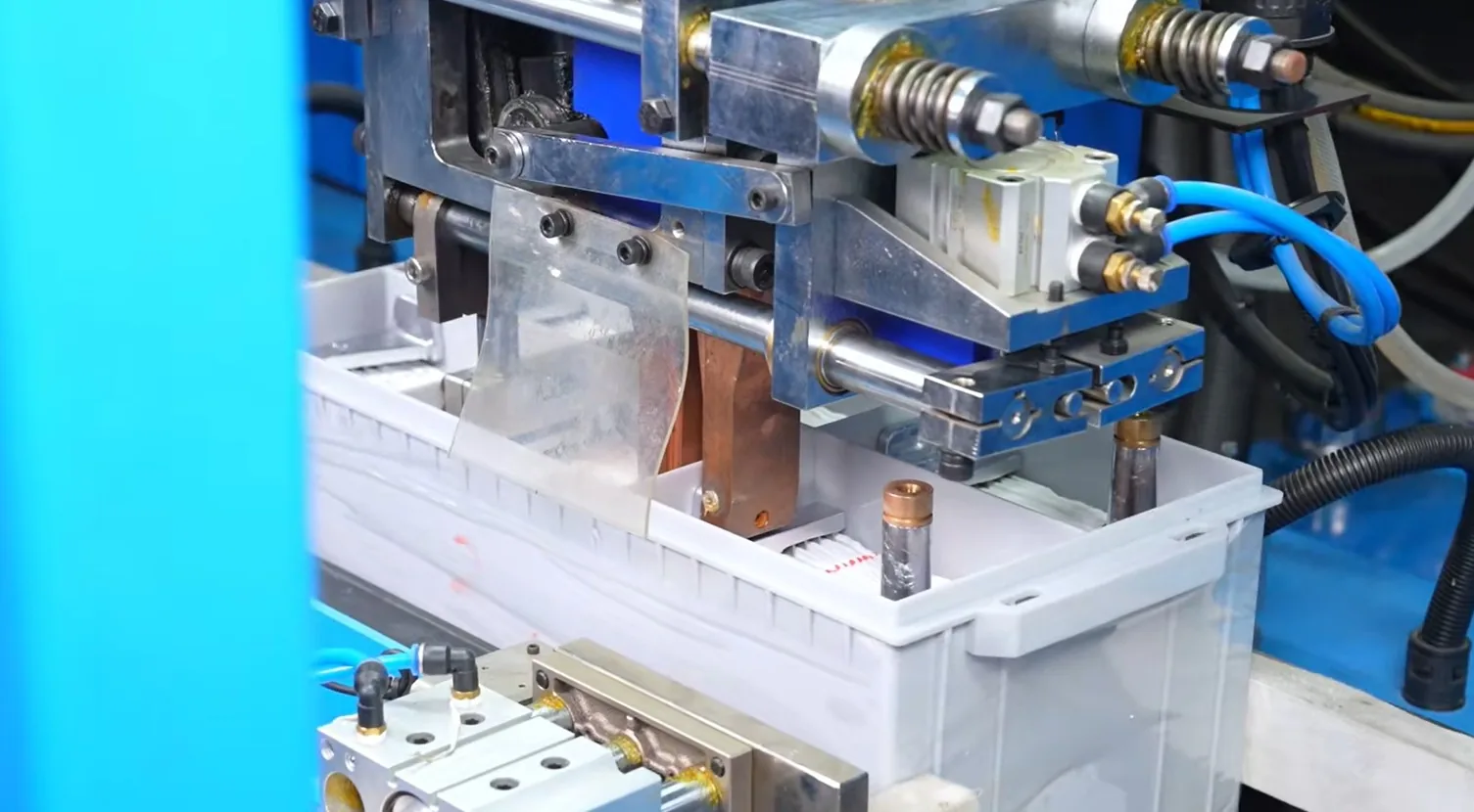 Área de inspección de baterías en las instalaciones de Chengguang Power Tech Co., Ltd.